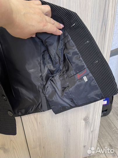 Костюм для альчика 3-4 года