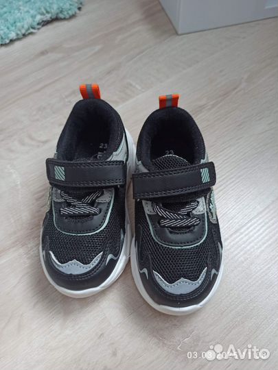 Светящиеся кроссовки 23