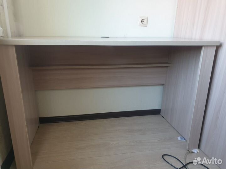 Стол письменный, можно как компьютерный