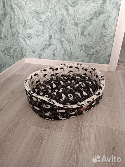Лежанка для кошек новая