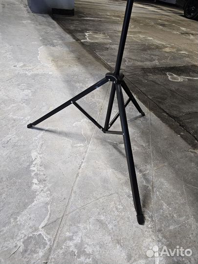 Экран для проектора на штативе