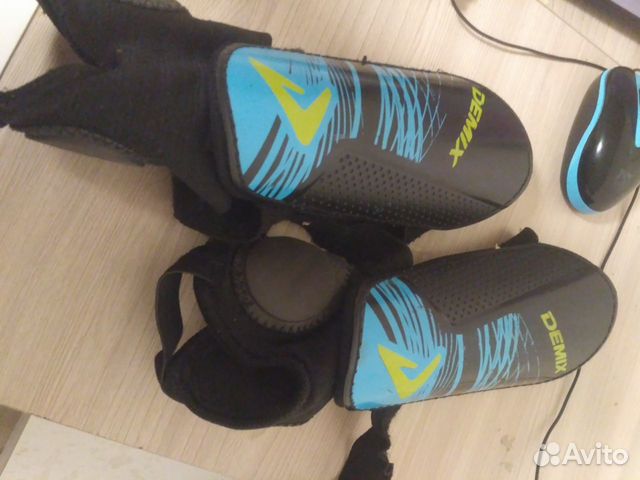 Детские Щитки футбольные размер XS (120-140)