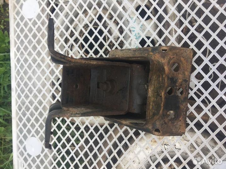 Кронштейн двигателя левый Киа Спортейдж