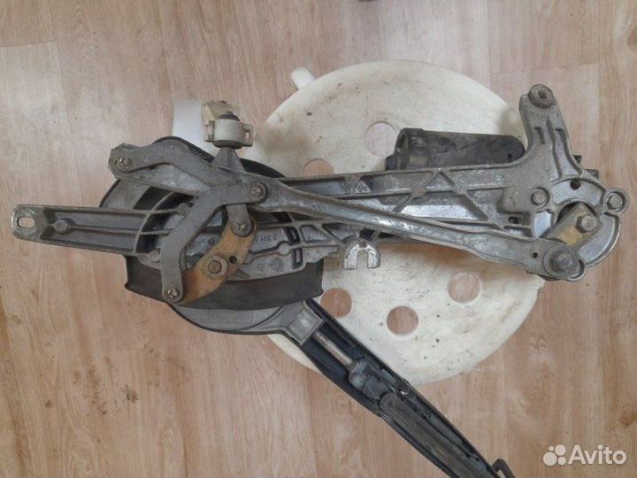 Трапеция стеклоочистителя Mercedes-Benz E-Class