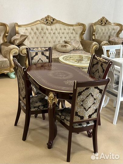 Стол и стулья новые