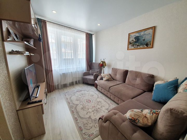 2-к. квартира, 48 м², 10/18 эт.