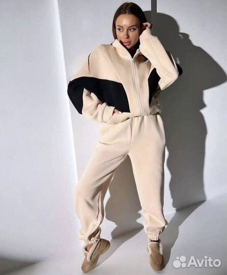 Костюм женский