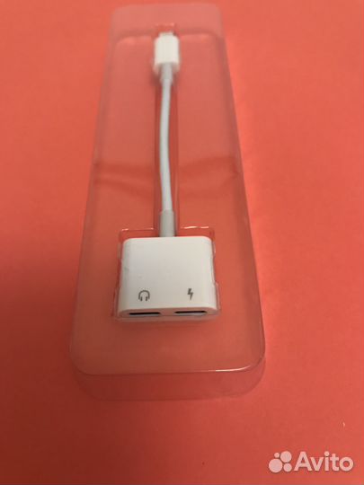 Адаптер для iPhone наушники/заряд.устройство