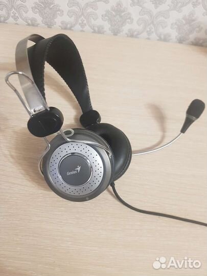 Наушники с микрофоном