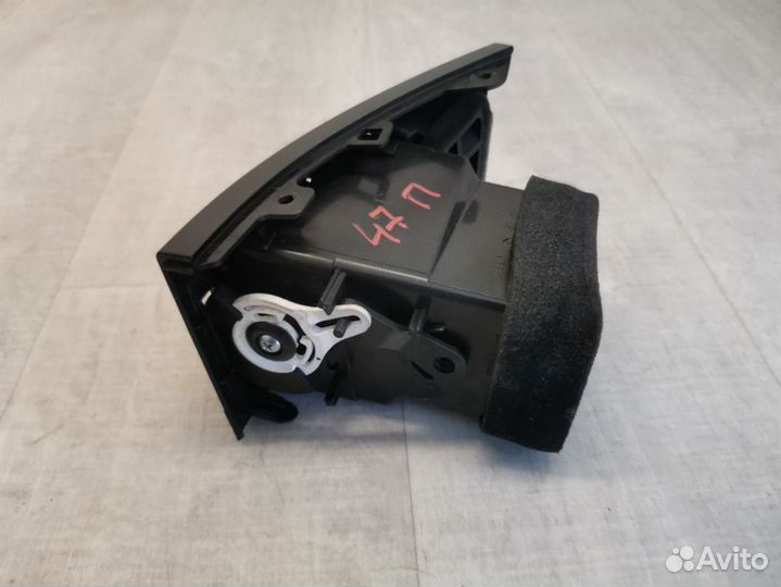 Дефлектор воздушный правый Geely Emgrand Ec7 1.5