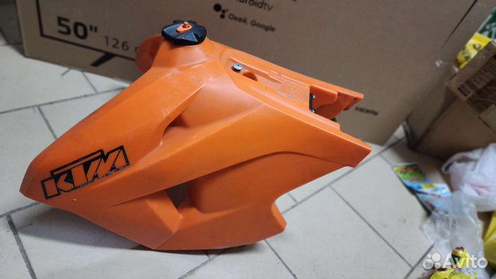 Бензобак увеличен. 13 л. с насосом KTM, Husqvarna