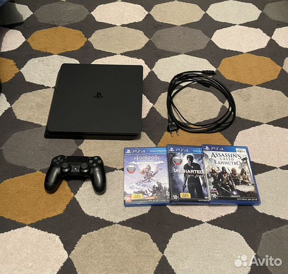 Sony PS4 Slim