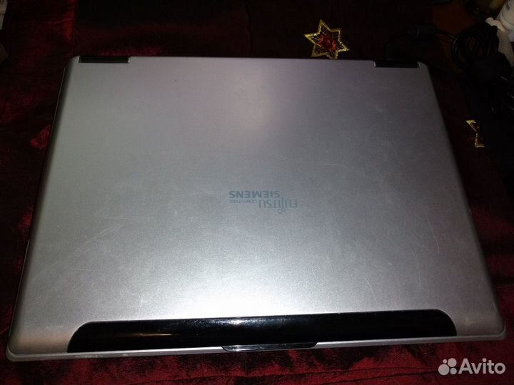 Ноутбук Fujitsu-Siement Amilo Si1520