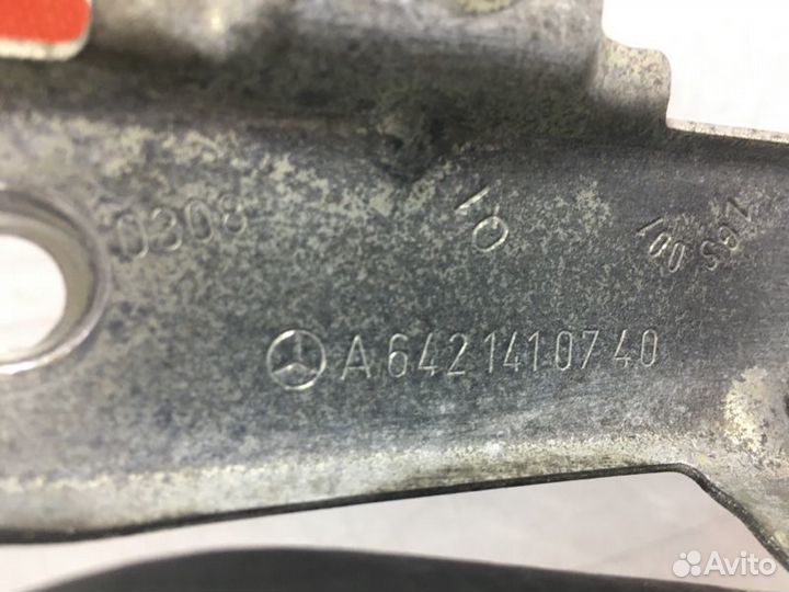 Патрубок (трубопровод, шланг) Mercedes E-Class