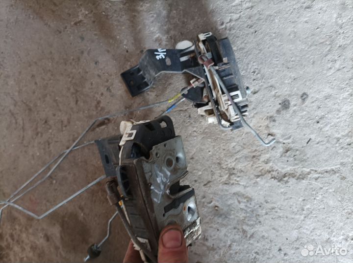 Замок двери Dodge Caliber Jeep Compass