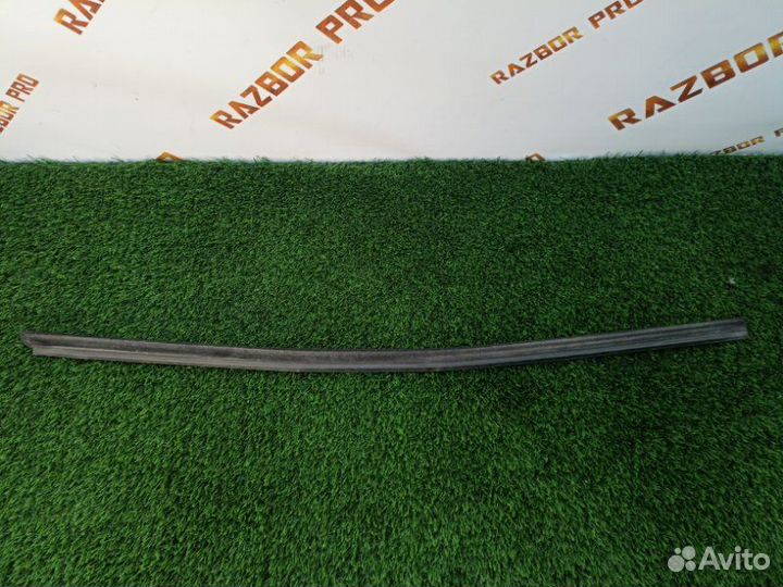 Уплотнитель стекла Бархотка передний левый Renault