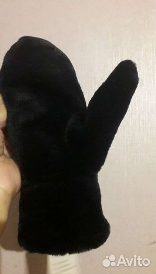 Меховые варежки