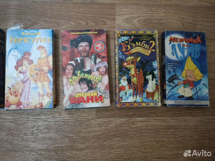 Видеокассеты с фильмами и мультфильмами