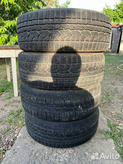 Kumho I'Zen RV Asymmetric 215/55 R18