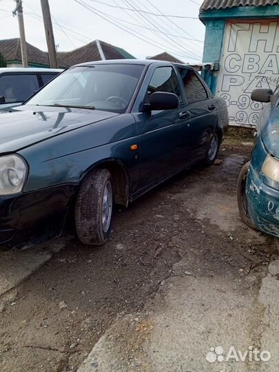 В разборе Лада Приора
