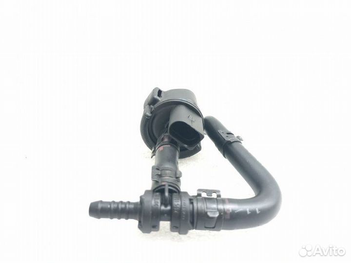 Клапан вентиляции топливного бака Volkswagen Golf