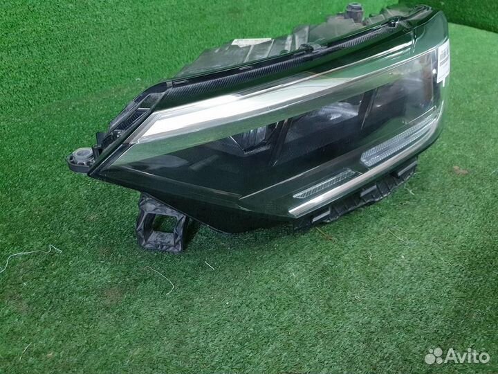 Фара левая Volkswagen Polo