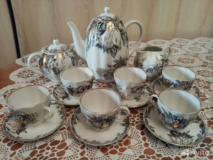 Чайные фарфоровые сервизы, чайные пары, блюдца