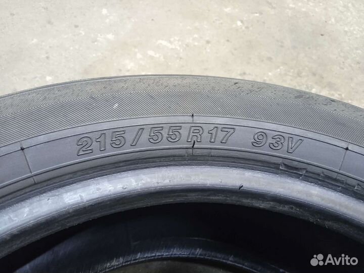 Yokohama dB Decibel E70B 215/55 R17