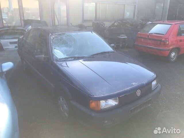 Разбор на запчасти Volkswagen Passat 3