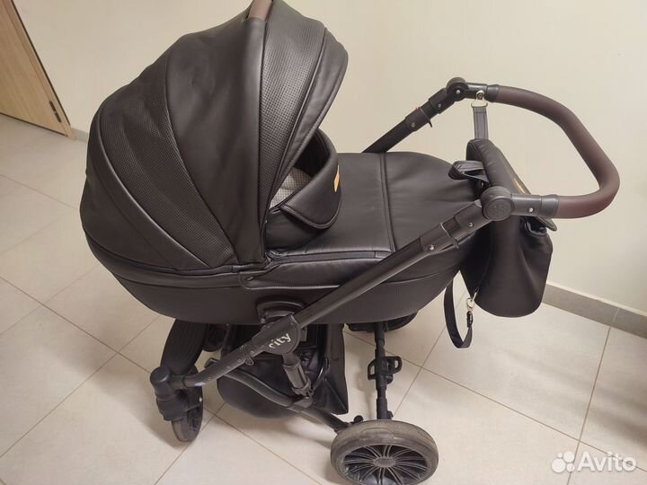 Коляска 3 в 1 DeLorean Citi