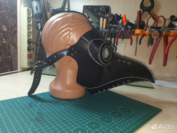 Маска чумного доктора