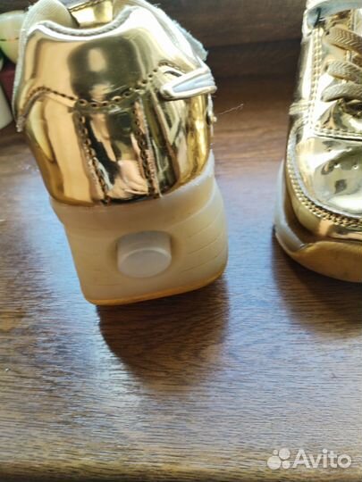 Кроссовки на девочку