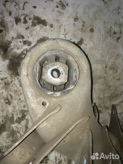 Подрамник задний Мерседес 221