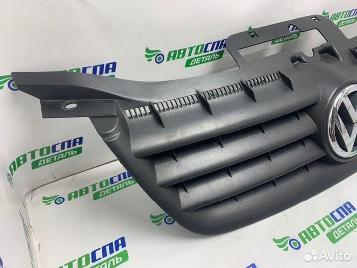 Решетка радиатора передняя Volkswagen Touran 1