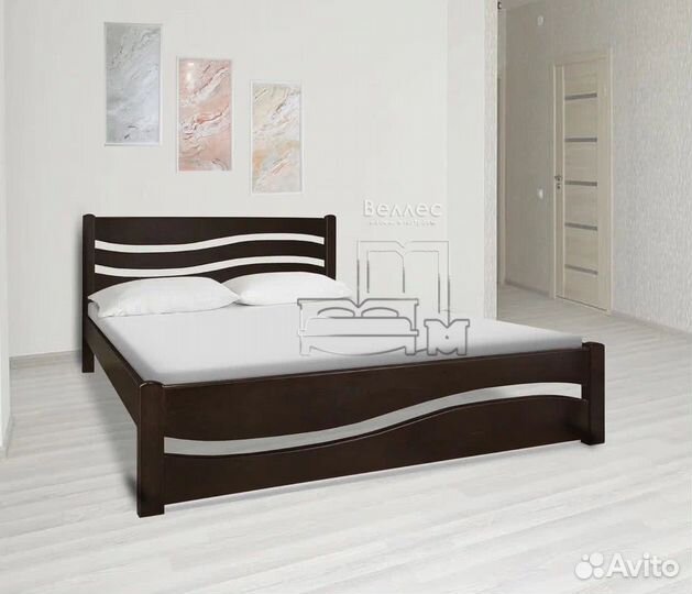 Кровать из натурального массива новая