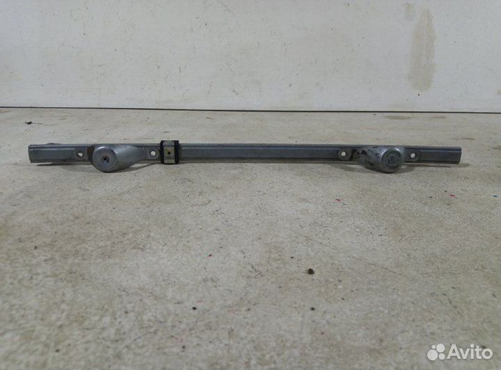 Направляющая стеклоподьёмника передняя левая Opel