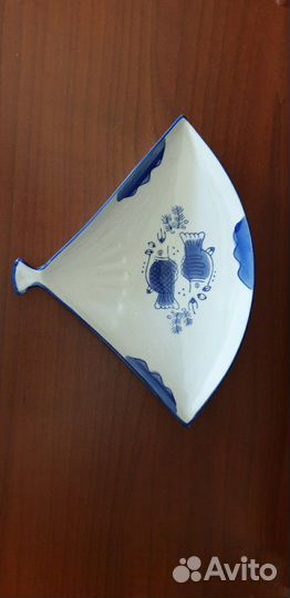 Тарелки обеденные - декоративные