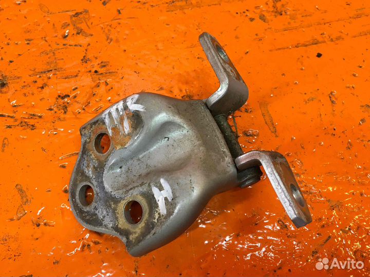 Петля двери Hyundai Terracan