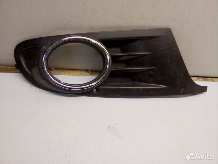 Решетка в бампер правая Volkswagen Golf