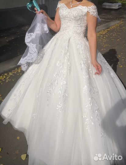 Свадебное платье