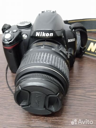 Nikon D 3000S