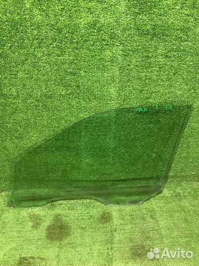 Стекло передней правой двери Ford Focus 1