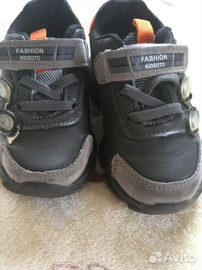 Кроссовки р. 23