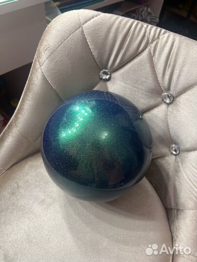 Мяч, булавы, палочки для художественной гимнастики