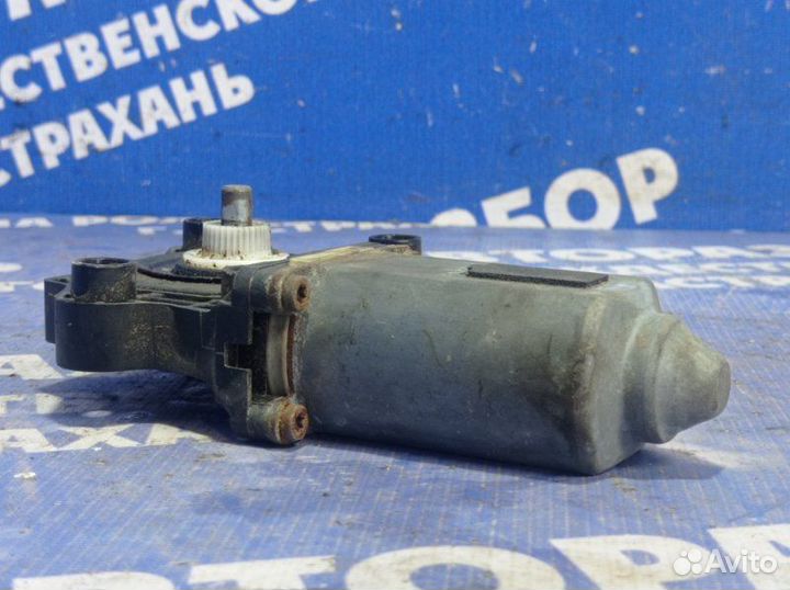 Моторчик стеклоподъемника Mercedes-Benz W220 седан