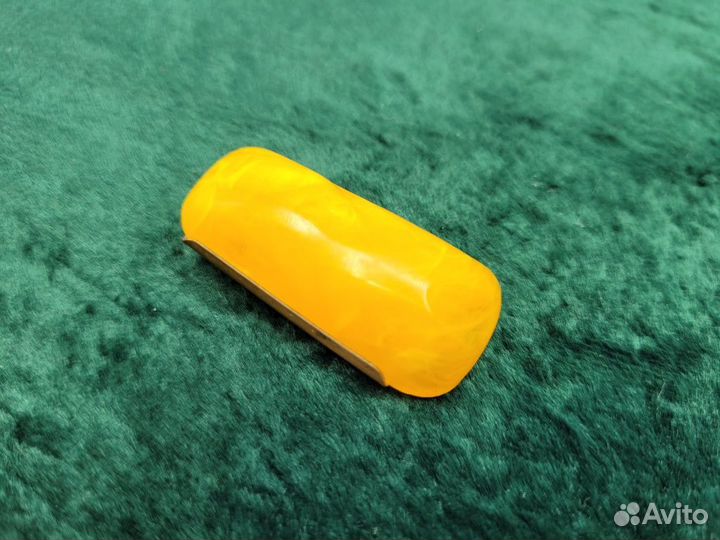 Брошь пластик цвет Янтарь желток / Бижутерия СССР