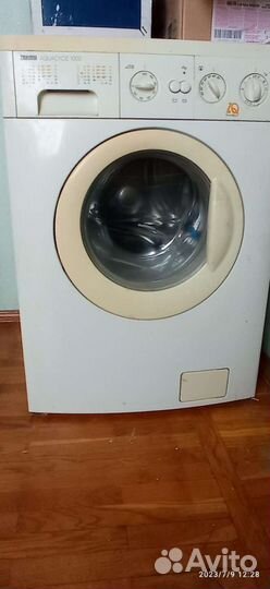 Стиральная машинка zanussi