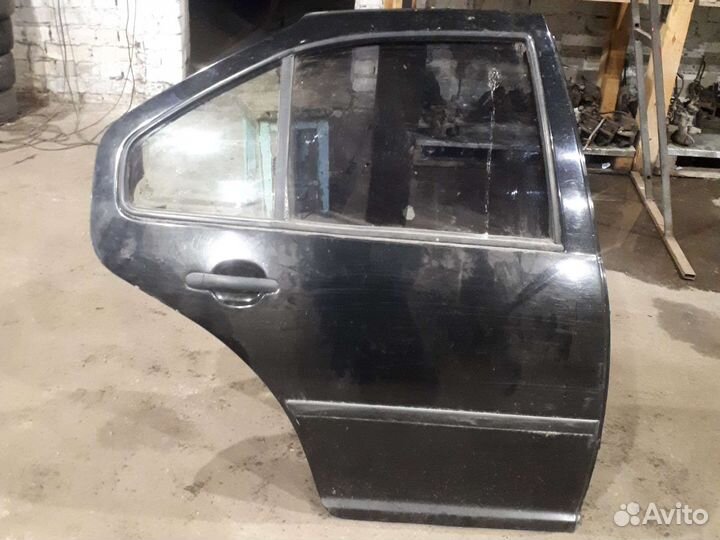 Задняя правая дверь фольксваген бора