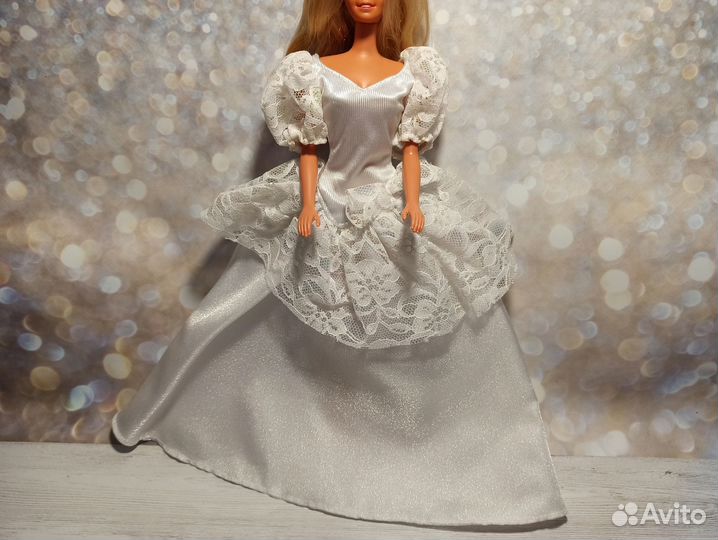 Платье для кукол формата Барби