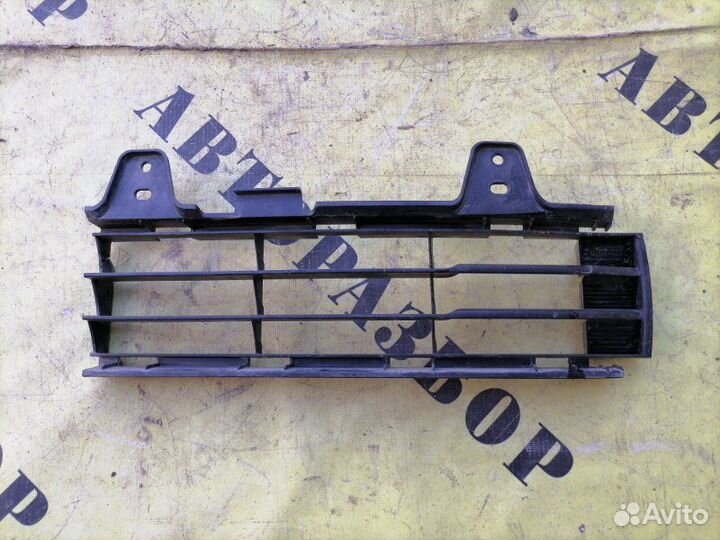 Решетка в бампер Toyota Land Cruiser 200 2008-2021